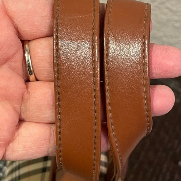 Burberry Purse - Picture 4 of 9